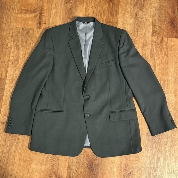 Haggar Men’s Travel Performance Suit Dark & Light Grey
